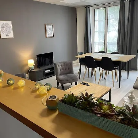 1 Moderne - Centre Apartment *